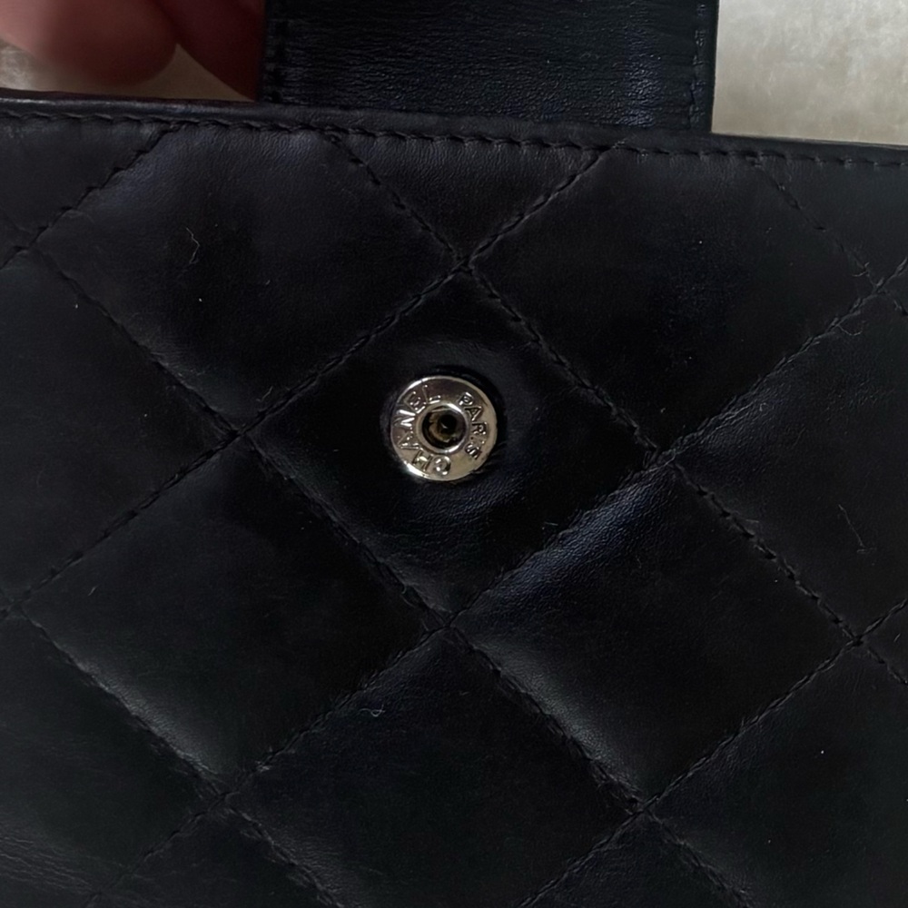 Vintage CHANEL Black Quilted Kisslock Leather Wallet - Picture 11 of 15